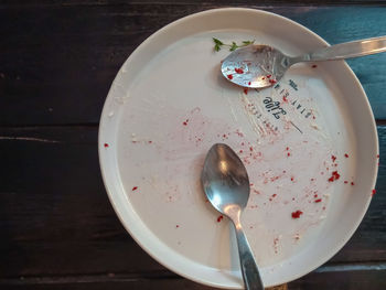 Directly above shot of ice cream in bowl on table