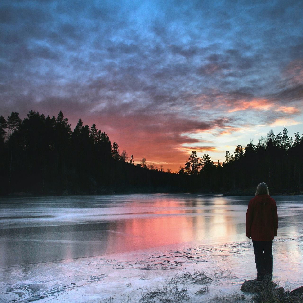 water, sky, sunset, cloud - sky, lifestyles, leisure activity, silhouette, beauty in nature, scenics, tranquil scene, standing, tranquility, cloudy, nature, lake, men, reflection, full length