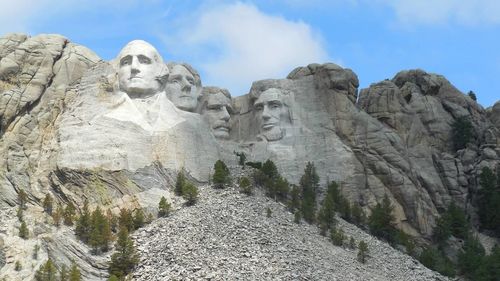 Mt rushmore national monument against sky