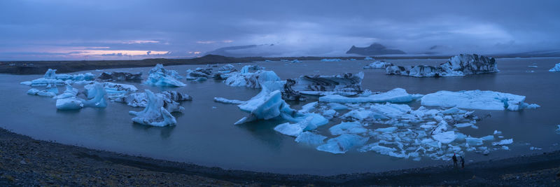 Panorama view of ice floe in glacier lake, jökulsarlon, iceland