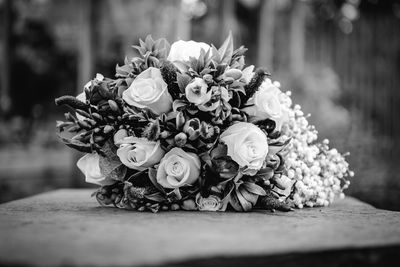 Close-up of rose bouquet on table