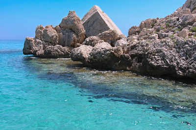 The spectacle of the crystalline sea arrived in the beautiful cala luna in the gulf of orosei. 