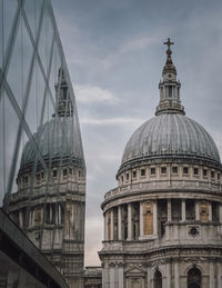 St pauls cathedral and its reflection from glass wall 