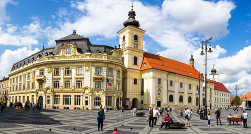 People in front of cathedral