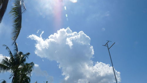 Low angle view of cloudy sky