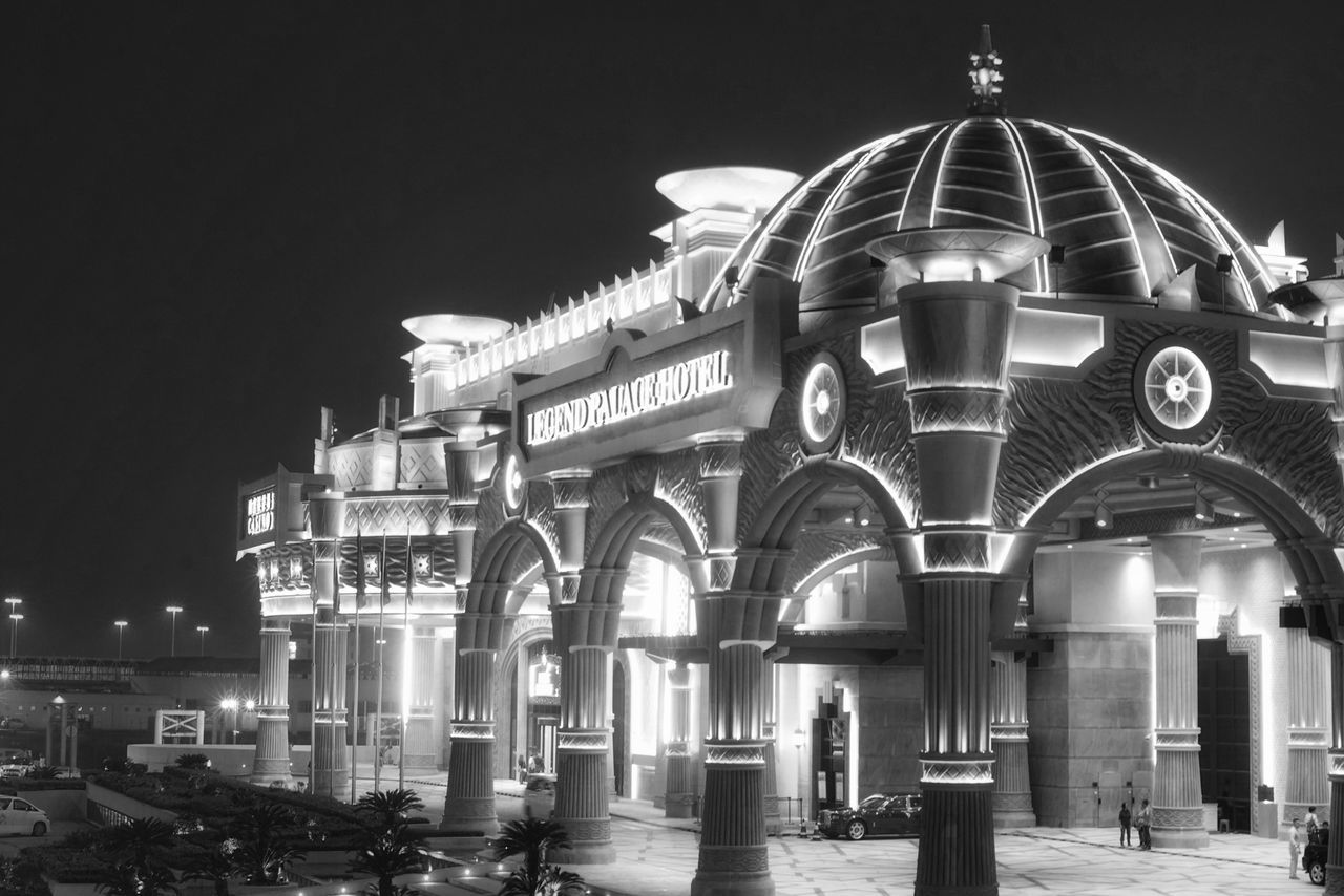 architecture, built structure, building exterior, travel destinations, city, arch, travel, tourism, illuminated, history, outdoors, no people, sky, night, city gate