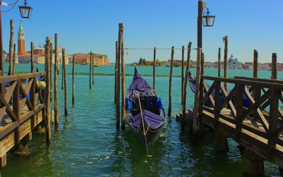 View of gondola direct on venezia canal.