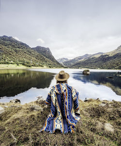 Panoramic view of lake and mountains against sky