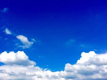 Low angle view of cloudy sky