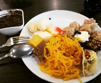 Close-up of pasta in bowl on table