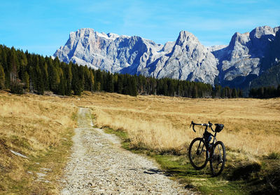 A gravel bike around the dolomites