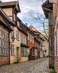 Beautiful and picturesque narrow alley in old town of lüneburg