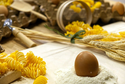 Composition of fresh fusilli type pasta