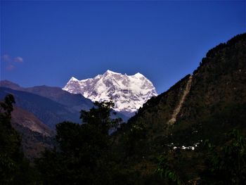 Mount chowkhamba with 4 summits is a beautiful peak in garhwal himalayas, uttarakhand, india 