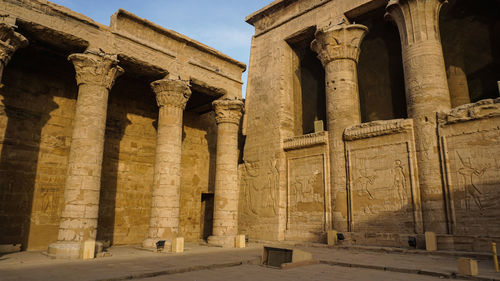 Temple of horus or edfu travel destination in egypt entrance gate  beautiful african architecture