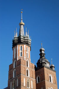 St mary's church twin towers, gothic basilica in krakow, poland