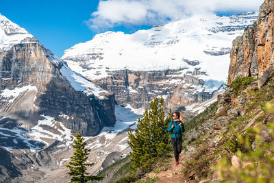 Hiking high above the canadian rockies near victoria glacier in banff