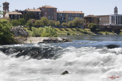 Waves splashing in water