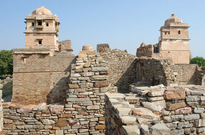 Old ruins of building against sky