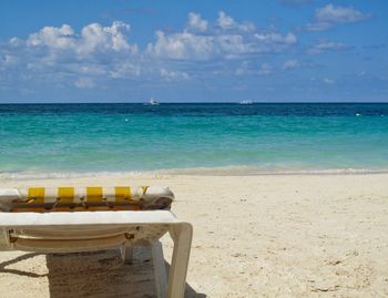 Calm and tranquility by the sea 