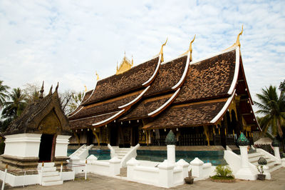 Statue of temple against sky