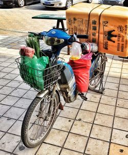 land vehicle