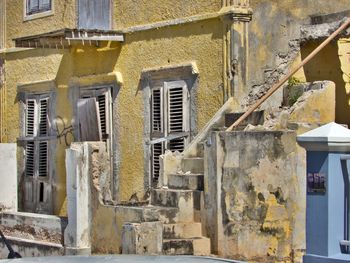 Abandoned building