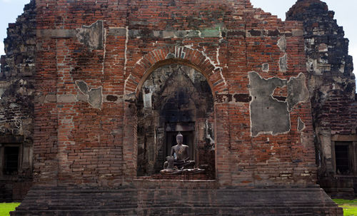 Statue of historic building