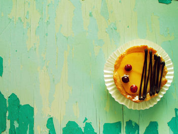 Directly above shot of tart on wooden table