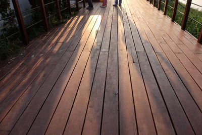 Surface level of footbridge