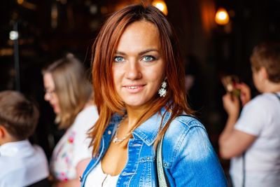 Portrait of woman with brown hair