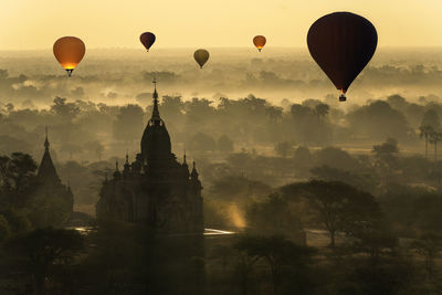 Bagan is an ancient with many pagoda of historic buddhist temples and stupas.