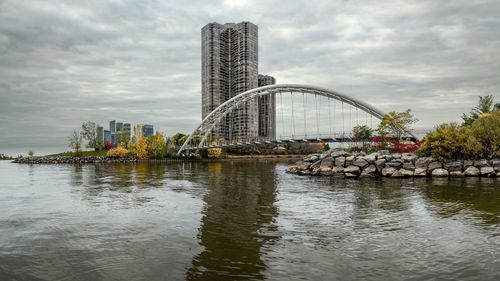 A cloudy autumn morning at humber bay arch bridge in toronto, ontario, canada