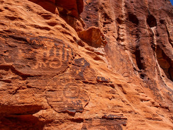 Indian petroglyphs in valley of fire national park, nevada, usa