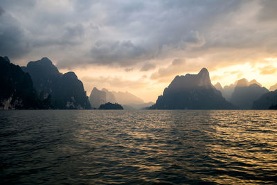 Beautiful mountains in ratchaprapha dam at khao sok national park, surat thani province, thailand.