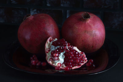 Close-up of apples in plate