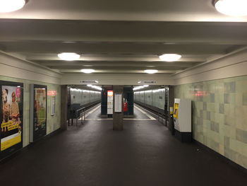 Underground underground walkway