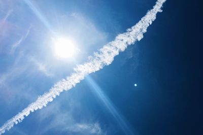Low angle view of vapor trail in sky