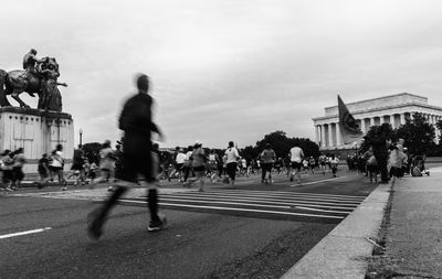 Runners at pentagon during army ten-miler