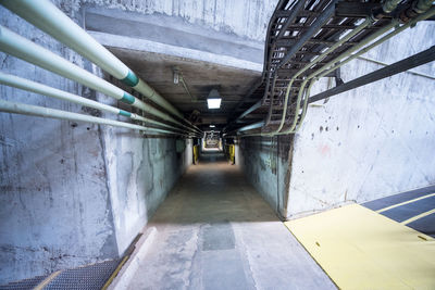 Pipes in tunnel