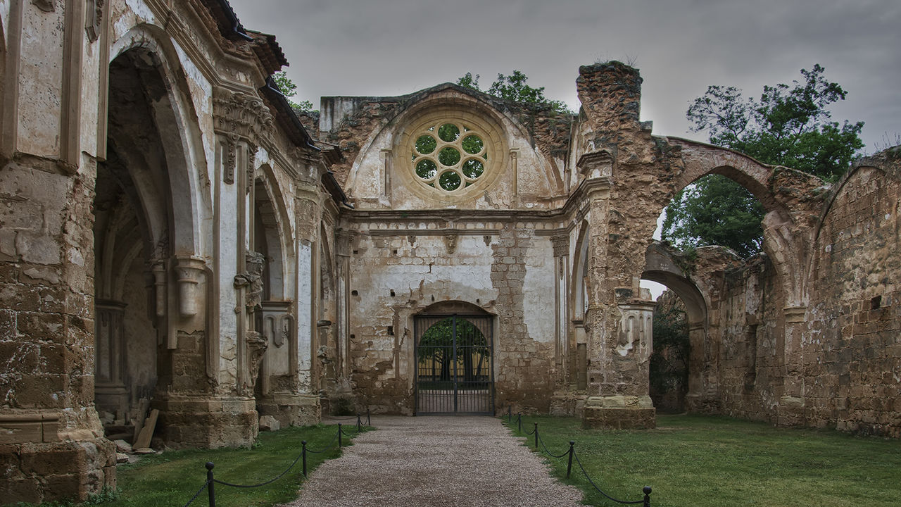 arch, architecture, built structure, history, religion, place of worship, spirituality, no people, day, sky, building exterior, outdoors