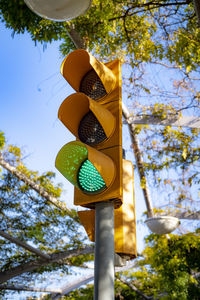 Traffic light in a street in the city of barcelona