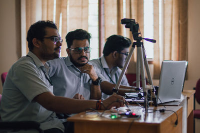 People working and discussing in a 