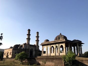 Kevda masjid and cenotaph
