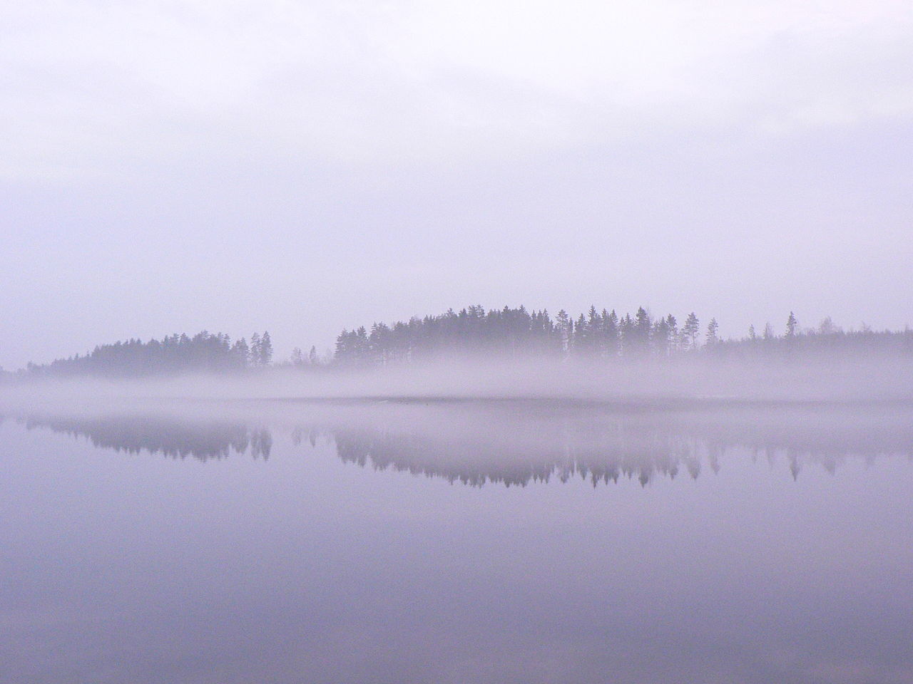 weather, tranquil scene, winter, fog, cold temperature, tranquility, snow, scenics, beauty in nature, foggy, season, nature, landscape, copy space, tree, field, lake, covering, idyllic