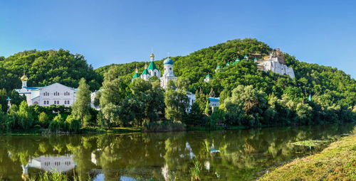 Holy mountains lavra of the holy dormition in svyatogorsk or sviatohirsk, ukraine