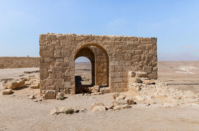 Old ruin building against sky