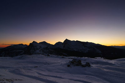 Le pale di san martino, dolomiti unesco. scenic view of snowcapped mountains against clear blue sky