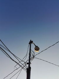 Lamp post on strangled wires
