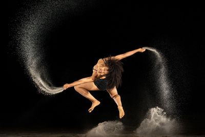 Dance session on the beach with ummi rentería wouters 